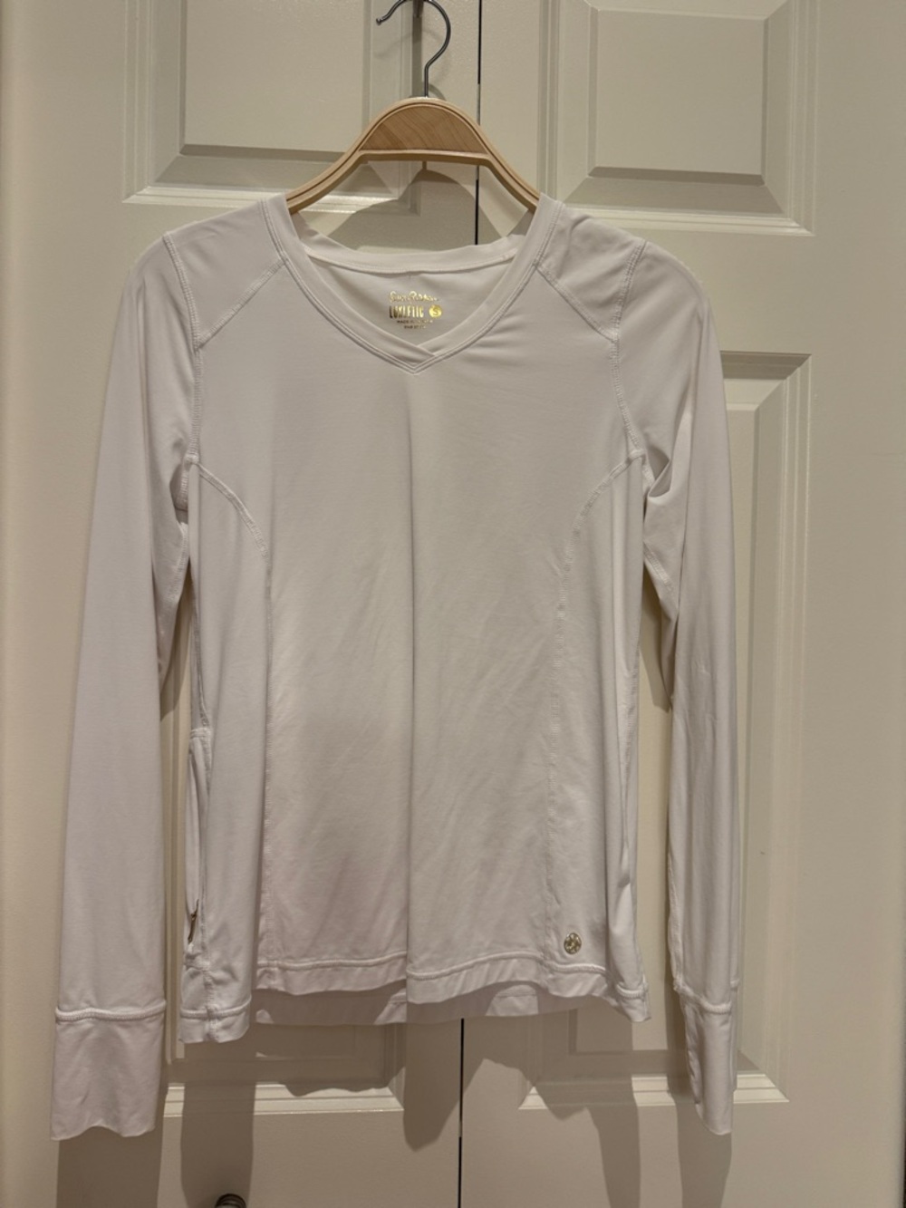 Lilly Pulitzer White Long-Sleeve V-Neck Performance Top